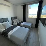 Ocean Garden Sunset - Heated Swimming Pool Free Wifi דירה *