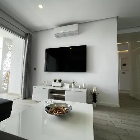 Ocean Garden Sunset - Heated Swimming Pool Free Wifi 아파트 아데제