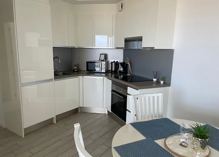 Апартаменты Ocean Garden Sunset - Heated Swimming Pool Free Wifi *