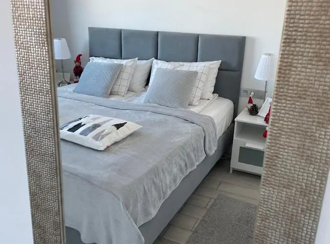 Апартаменты Ocean Garden Sunset - Heated Swimming Pool Free Wifi *